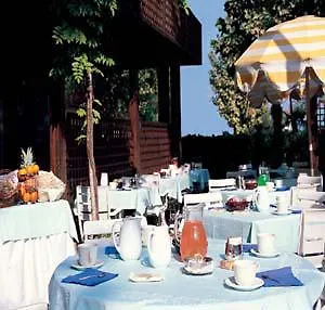 Carillon Hotel Milano Marittima 3*,